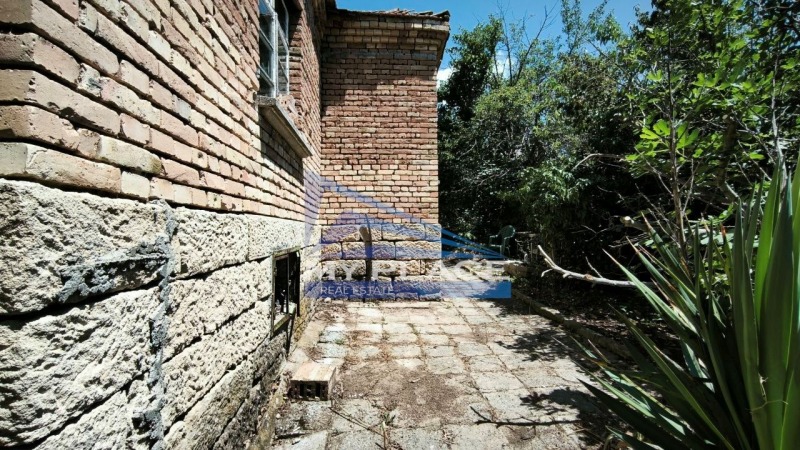Продава  Къща, област Шумен, с. Мадара •  100 000 лв. • ID 96144358 — holmes.bg - [1] 