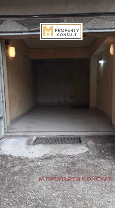 Продава ГАРАЖ, ПАРКОМЯСТО, гр. Плевен, Широк център