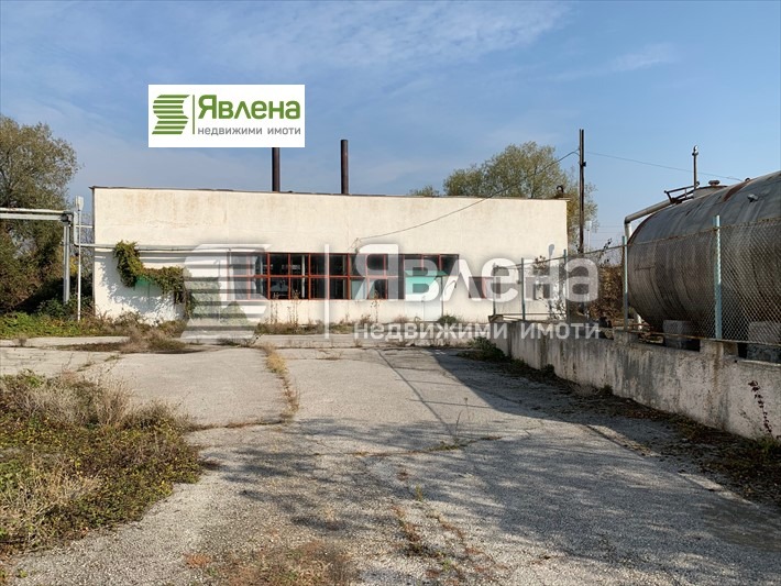 Продава ПРОМ. ПОМЕЩЕНИЕ, с. Врачеш, област София област, снимка 4 - Производствени сгради - 52958661