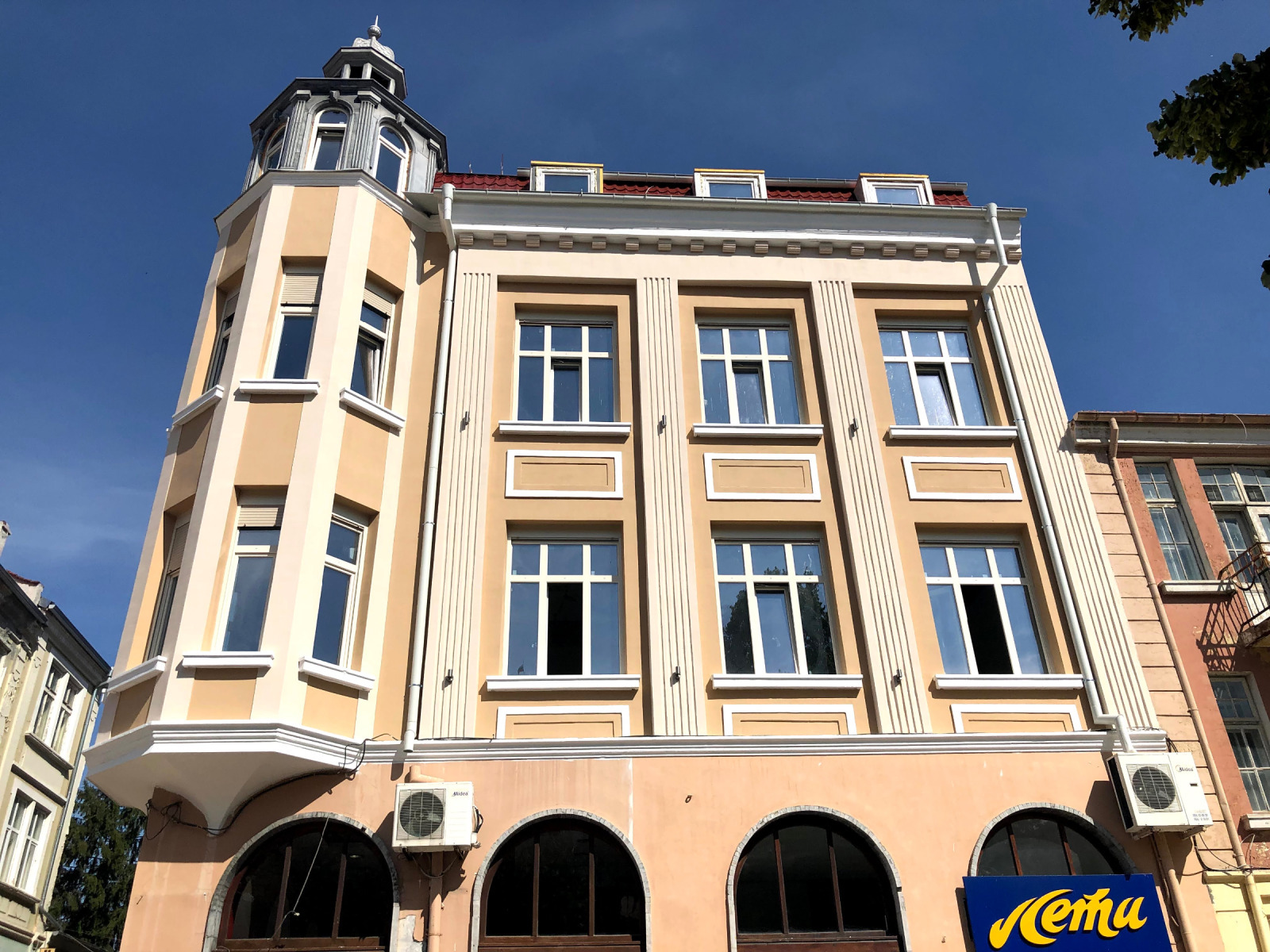 Продава ЕТАЖ ОТ КЪЩА, гр. Шумен, Център, снимка 2 - Етаж от къща - 53156369