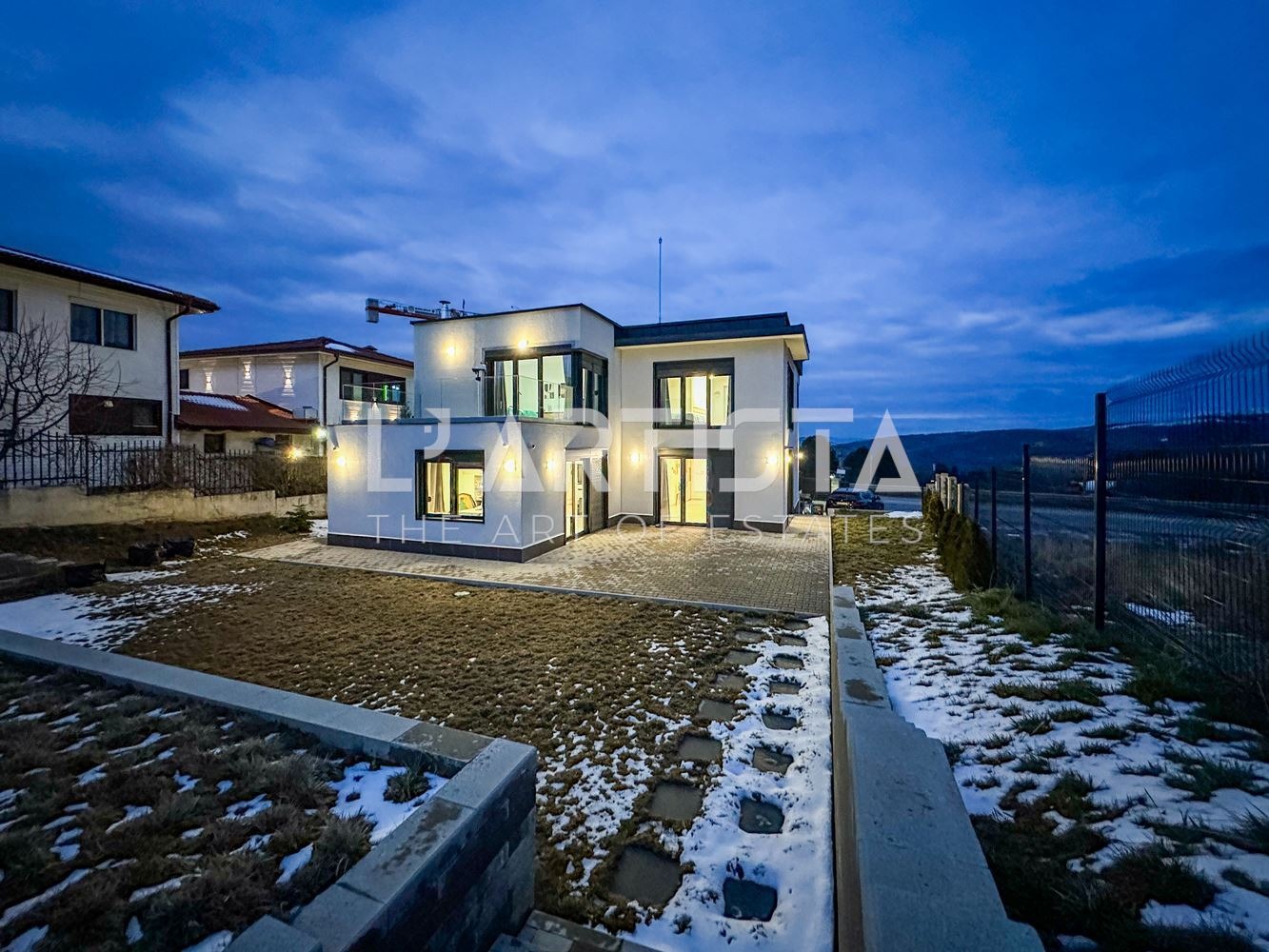 Продава КЪЩА, гр. София, с. Бистрица