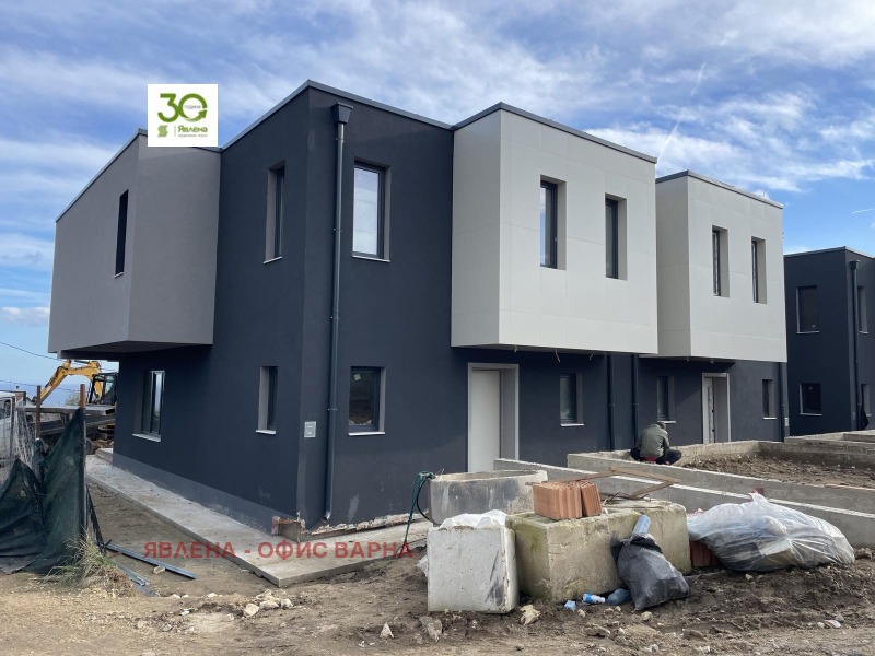 Продава КЪЩА, гр. Варна, Галата, снимка 2 - Къщи - 52662947