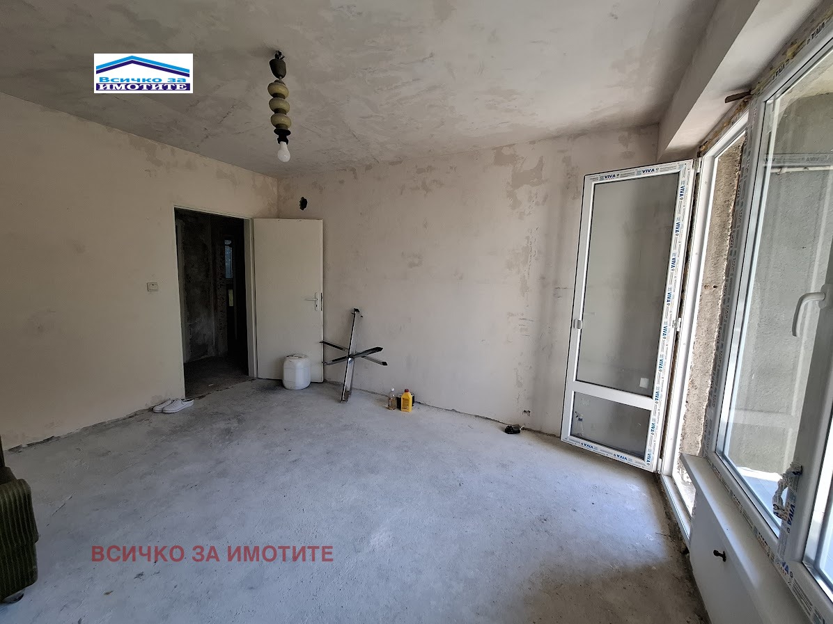 Продава 3-СТАЕН, гр. Русе, Родина 2, снимка 2 - Апартаменти - 51126821