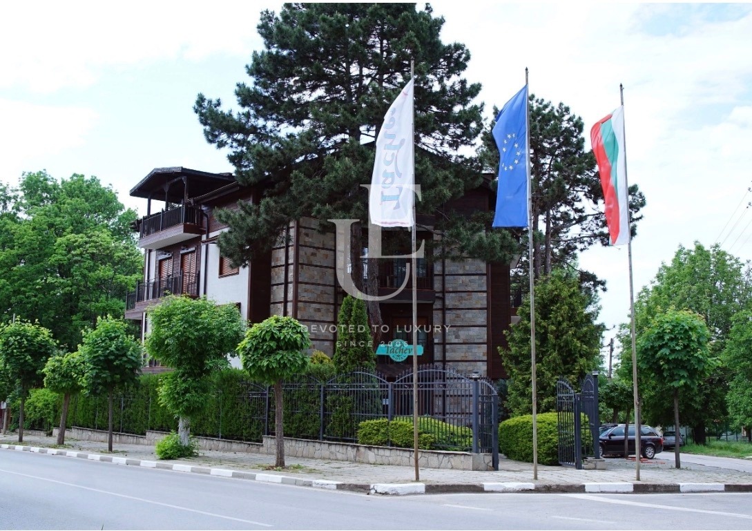 Продава ХОТЕЛ, гр. Червен бряг, област Плевен, снимка 2 - Хотели - 55455925