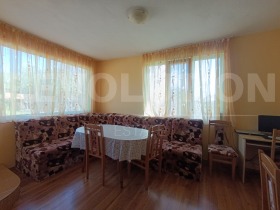 Dům Obročište, oblast Dobrich 7