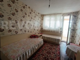 Dům Obročište, oblast Dobrich 12