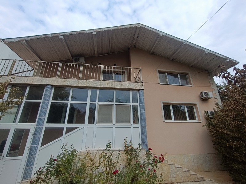 Продава  Къща област Добрич , гр. Генерал Тошево , 300 кв.м | 41614979