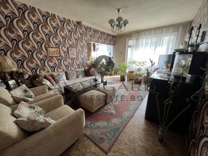 Продава МНОГОСТАЕН в град Пловдив, Център - 116 кв.м / 198 899 € » 389 012.63 лв., АВАНГАРД РИЪЛ ЕСТЕЙТ