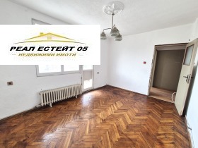 Andar da casa Stamboliiski, região Plovdiv 11