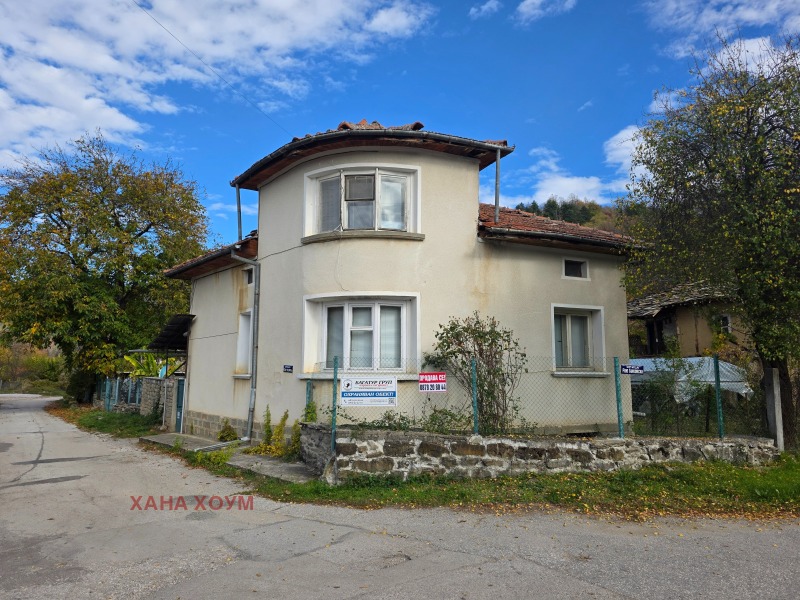 Продава КЪЩА, с. Орешак, област Ловеч