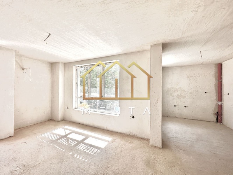 À venda  1 quarto Plovdiv , Iujen , 77 m² | 36634368