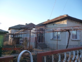 Продажба на имоти в с. Малина, област Добрич - изображение 1 