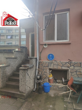 Продажба на имоти в Център, град Пазарджик — страница 11 - изображение 4 