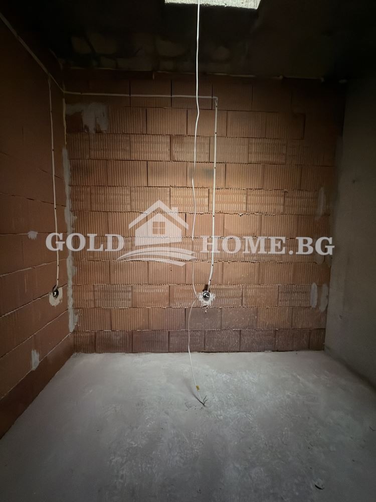 Продава 4-СТАЕН, гр. Пловдив, Остромила, снимка 17 - Апартаменти - 52546484