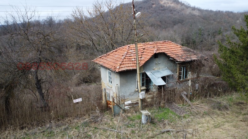 Продава ВИЛА, с. Орляне, област Ловеч, снимка 5 - Вили - 52779680