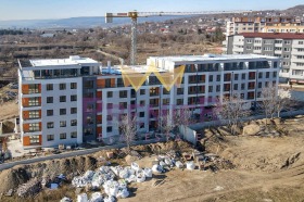 1 quarto Vladislav Varnentchik 1, Varna 4