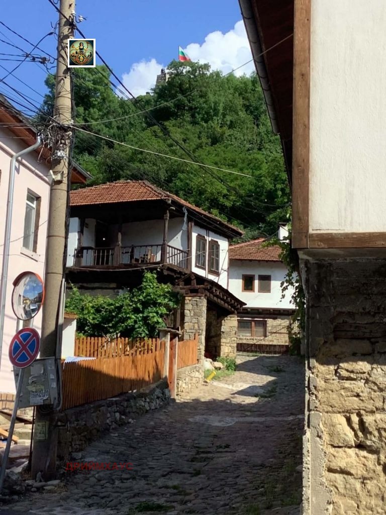 Продава КЪЩА, гр. Ловеч, Вароша, снимка 2 - Къщи - 55754296