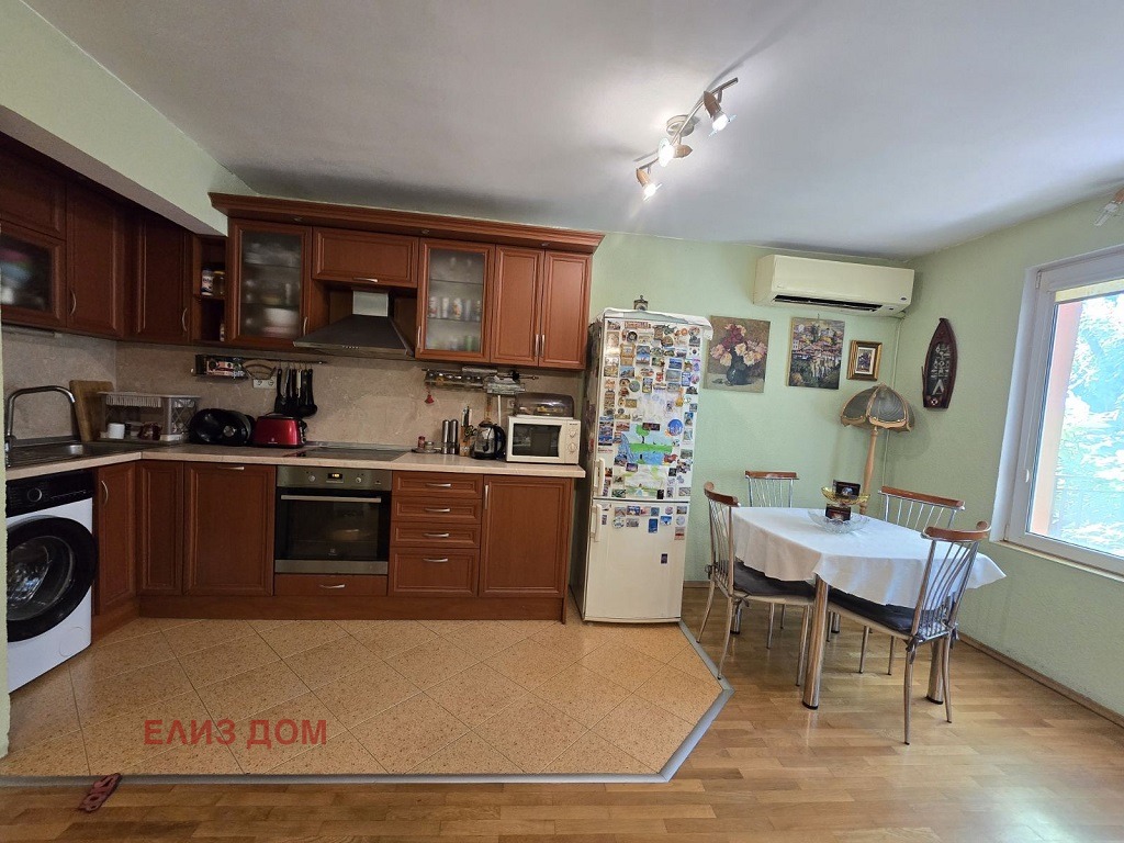 Продава 3-СТАЕН, гр. Варна, Зимно кино Тракия