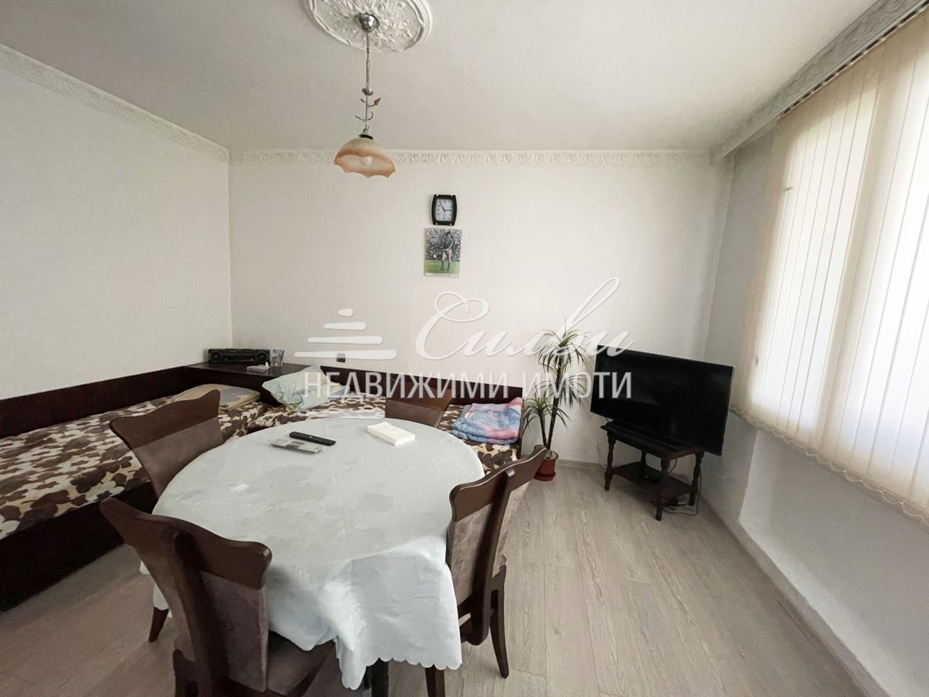Продава 4-СТАЕН, гр. Шумен, Математическа гимназия, снимка 2 - Апартаменти - 52602370