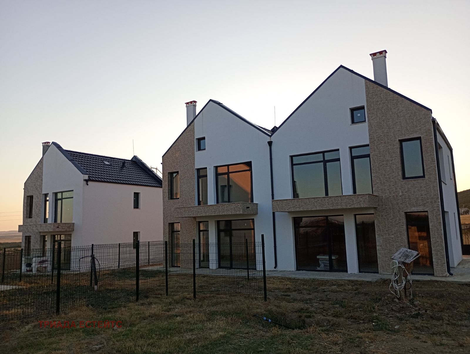 Продава КЪЩА, с. Кошарица, област Бургас, снимка 2 - Къщи - 54492670