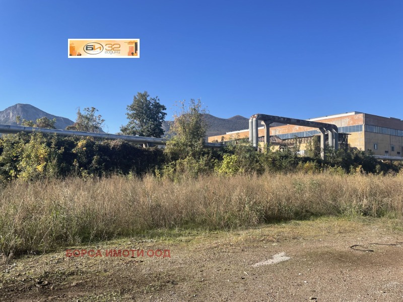 Продава ПАРЦЕЛ в град Враца, Промишлена зона - 12826 кв.м / 769 560 € » 1 505 128.53 лв., БОРСА ИМОТИ ООД
