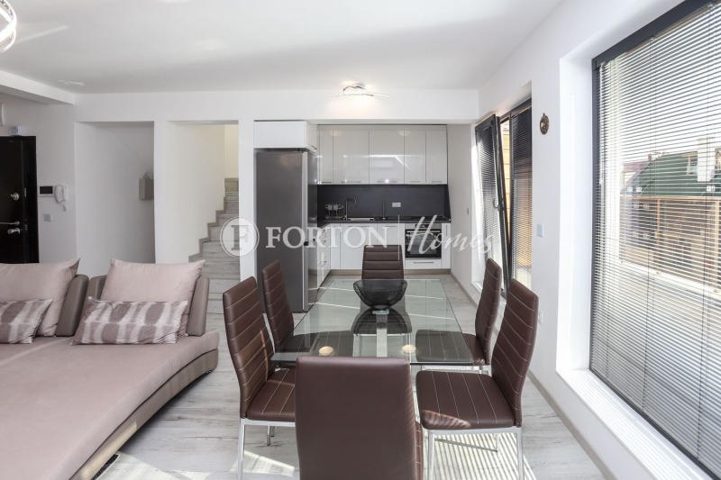 Продава 4-СТАЕН, гр. София, Център, снимка 3 - Апартаменти - 52627827