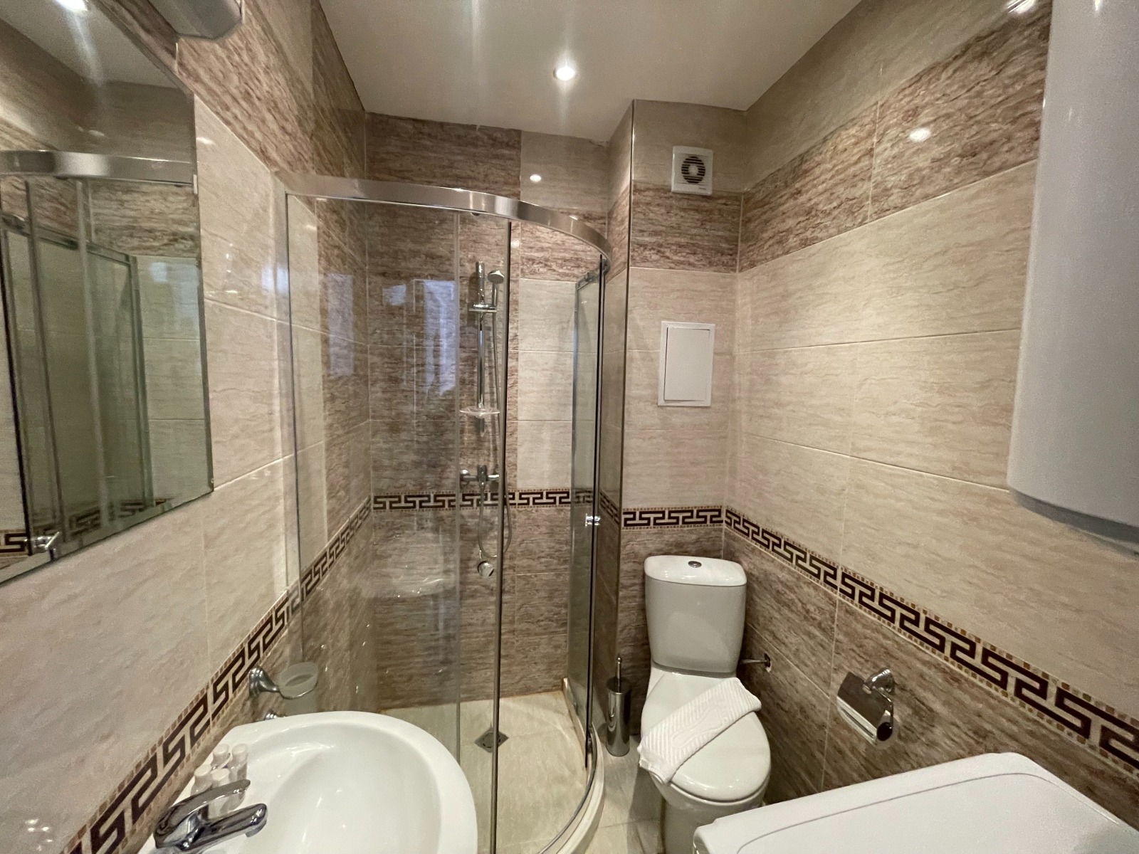 Продава 2-СТАЕН, гр. Приморско, област Бургас, снимка 11 - Апартаменти - 54225350