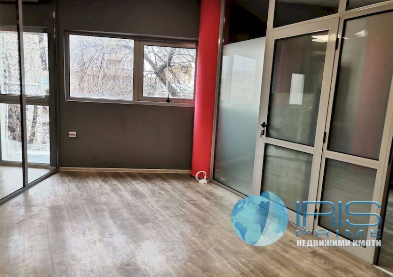 Продава ОФИС в град Шумен, Център - 37 кв.м / 48 100 € » 94 075.42 лв., ИРИС ПРАЙМ ЕООД
