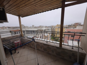 Στούντιο Πομορηε, περιοχή Μπουργκάς 7