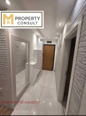 Продава 3-СТАЕН, гр. Плевен, Идеален център, снимка 3 - Апартаменти - 55222186