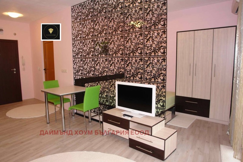 En venta  Estudio Plovdiv , Jristo Smirnenski , 47 metros cuadrados | 79547742