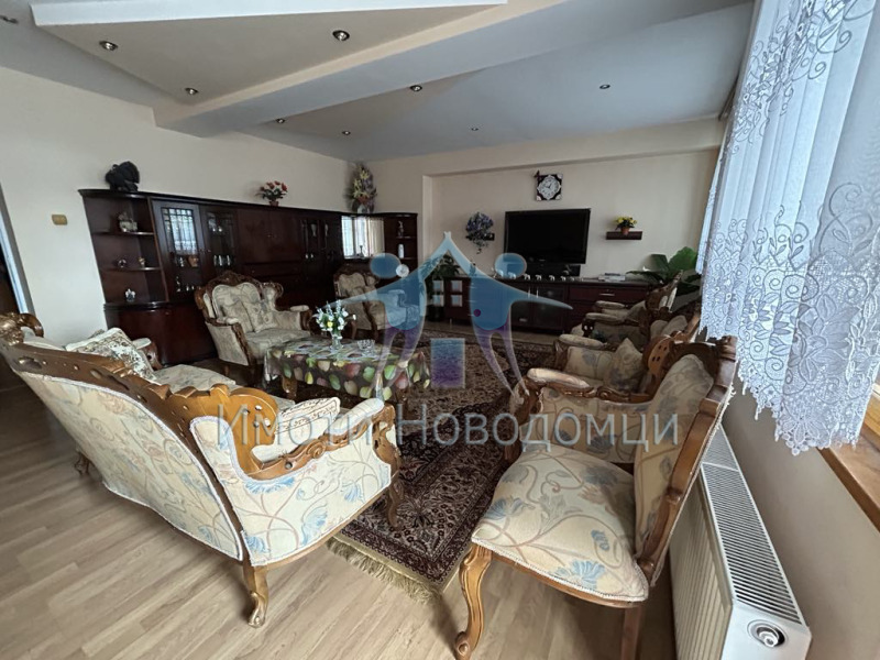 Продава  Многостаен град Шумен , Център , 120 кв.м | 61077717 - изображение [2]