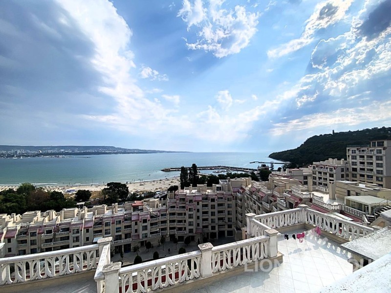 Eladó  Bérlakás Varna , Asparuhovo , 209 négyzetméter | 97050802