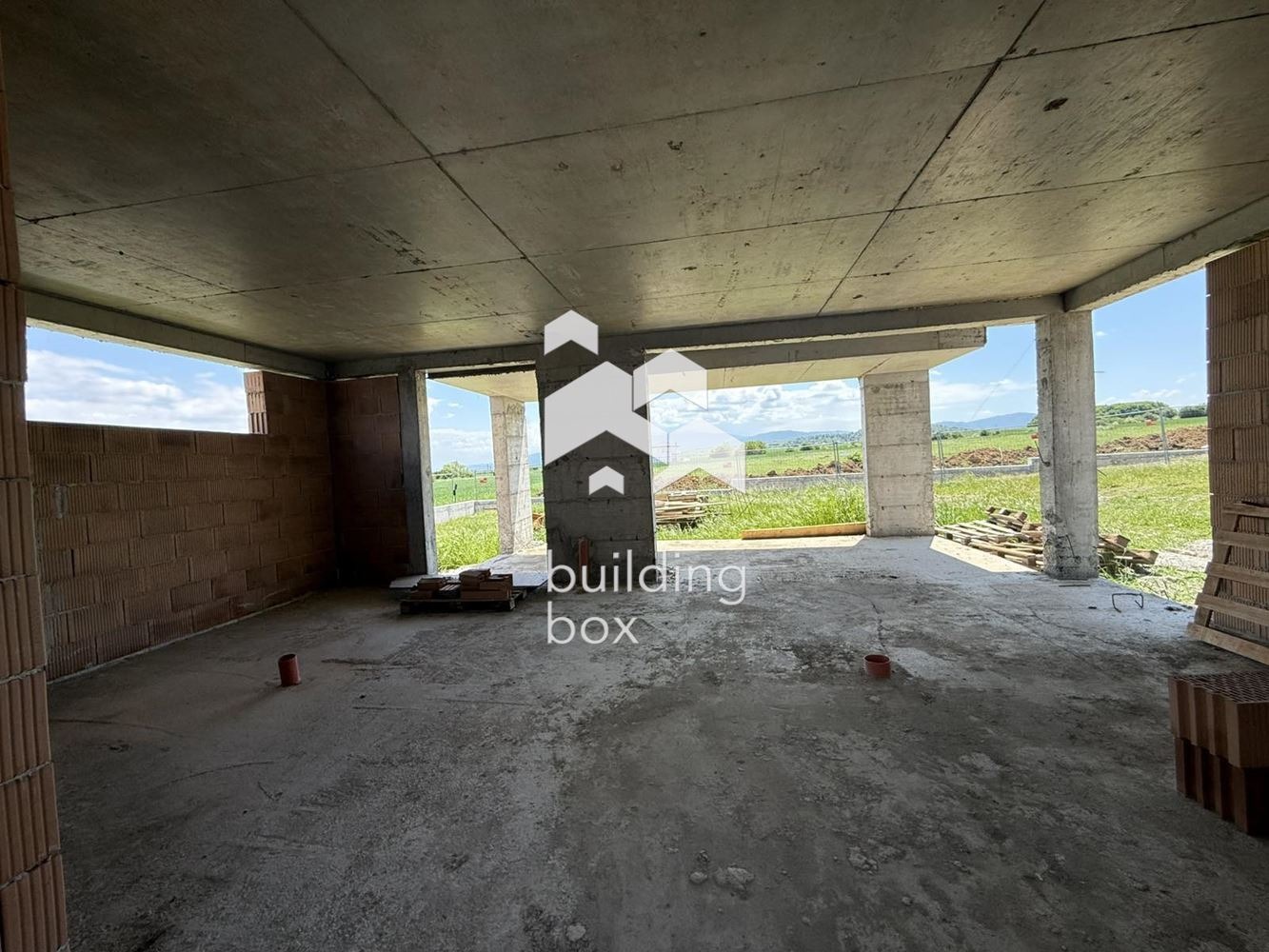 Продава КЪЩА, гр. Божурище, област София област, снимка 2 - Къщи - 54632382