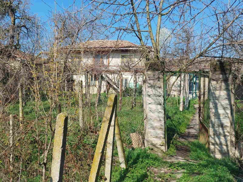 Продава КЪЩА в област Шумен, с. Мараш - 100 кв.м / 55 000 € » 107 570.65 лв., НОВОДОМЦИ