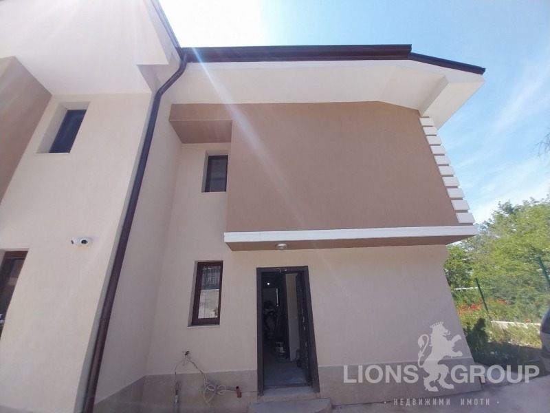 Продава КЪЩА в град Варна, м-т Кочмар - 264 кв.м / 415 000 € » 811 669.45 лв., ЛАЙЪНС ГРУП