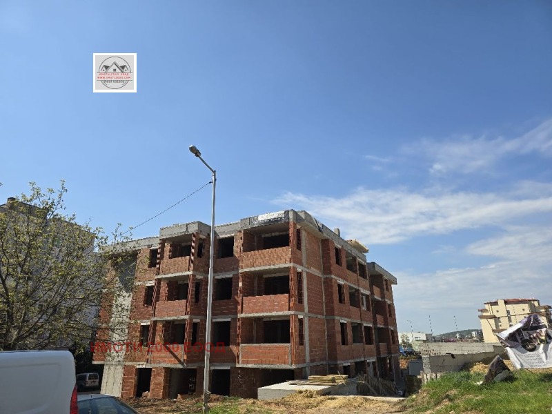 À venda  1 quarto Stara Zagora , Jeleznik - centar , 75 m² | 92665025