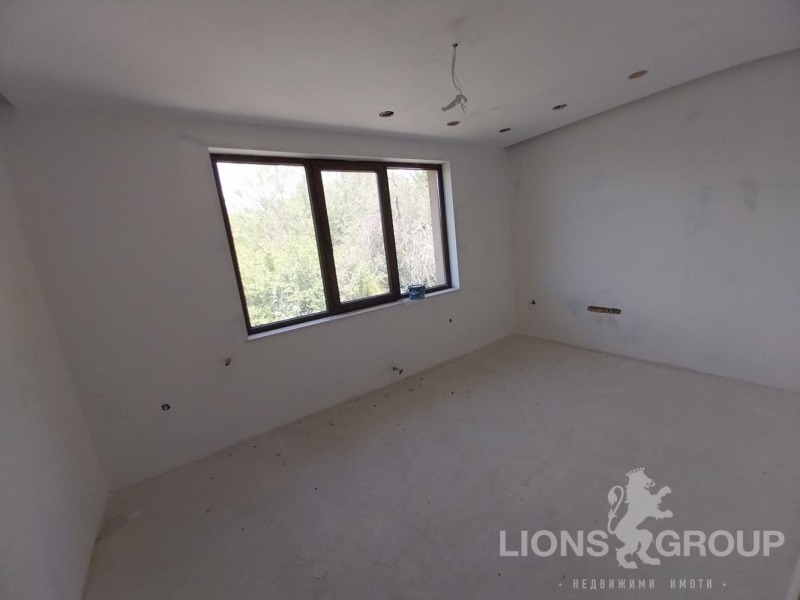 Продава КЪЩА, гр. Варна, м-т Кочмар, снимка 8 - Къщи - 52162971