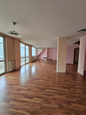 МЕЗОНЕТ, 200 m2