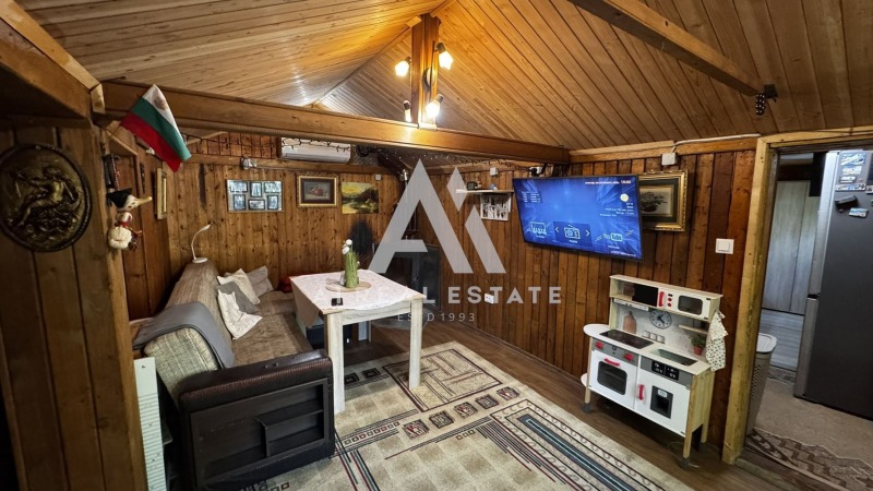 Продава ВИЛА, град Плевен, м-т Мъртва долина • 52000 € / 101703.16 лв. • 50147426 1