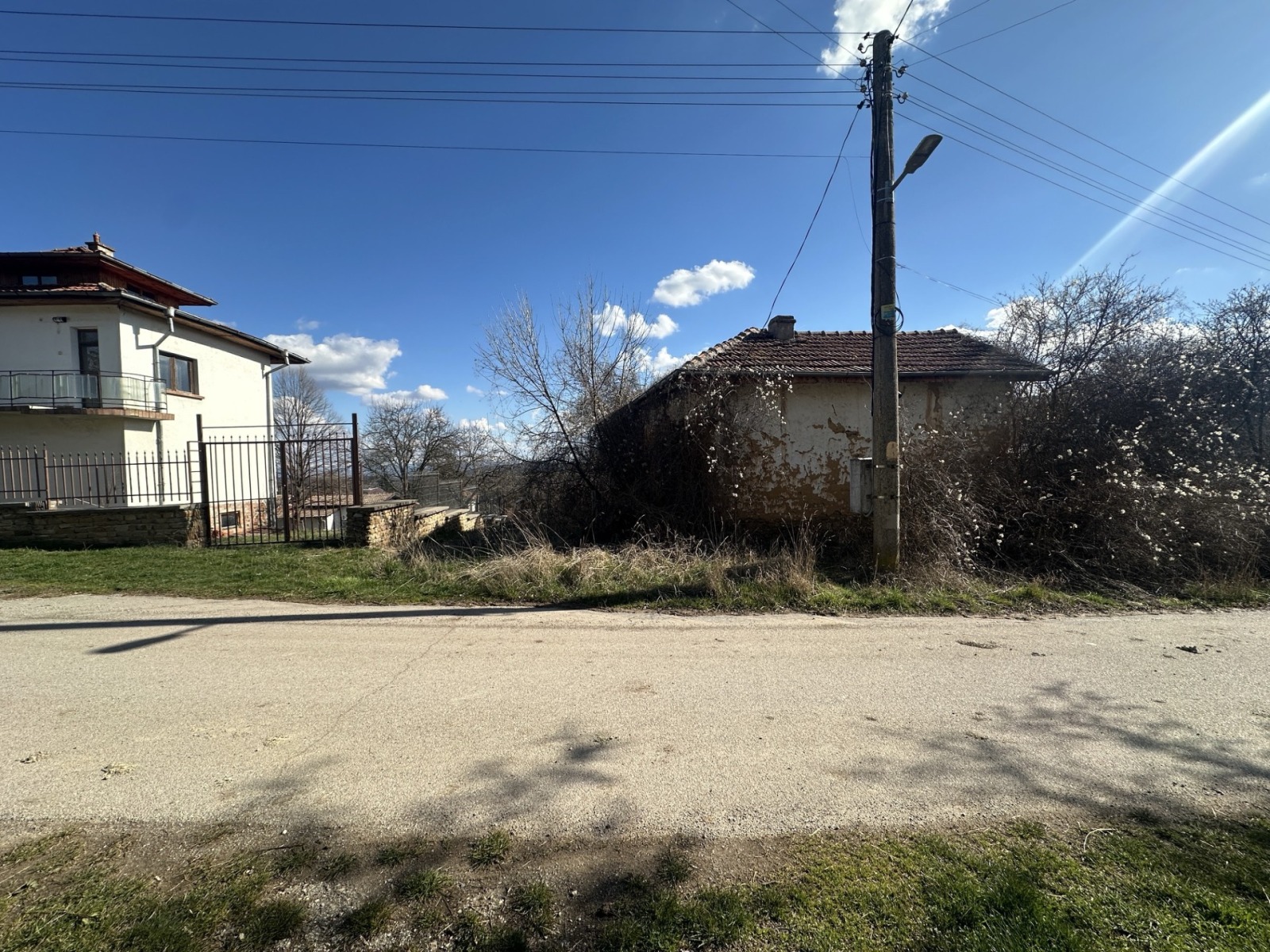 Продава КЪЩА, с. Горни Романци, област Перник, снимка 2 - Къщи - 54882580