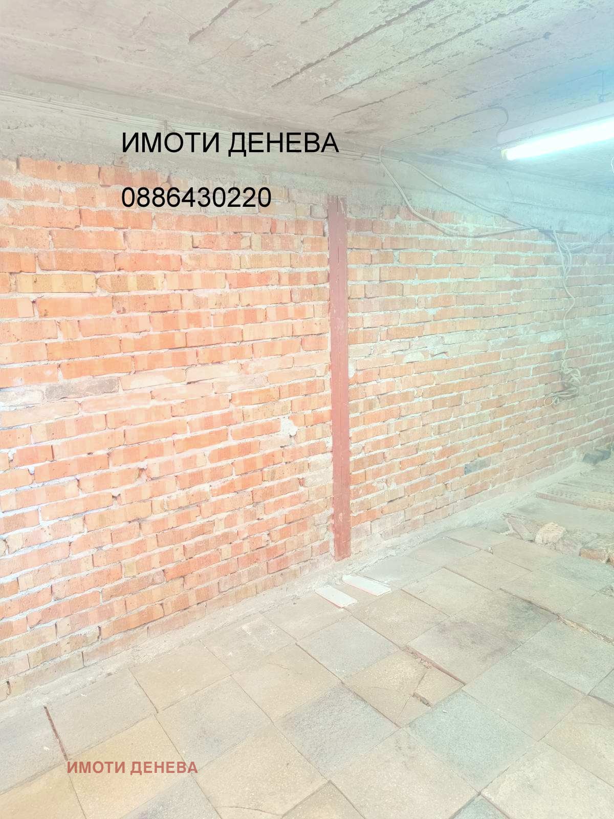 Продава ГАРАЖ, ПАРКОМЯСТО, гр. Добрич, Дружба 1, снимка 2 - Гаражи и паркоместа - 53801120