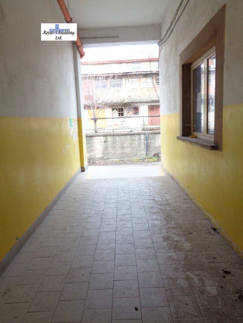 For Sale  Industrial building Kyustendil , Promishlena zona - Sever , 8000 sq.m | 23725752