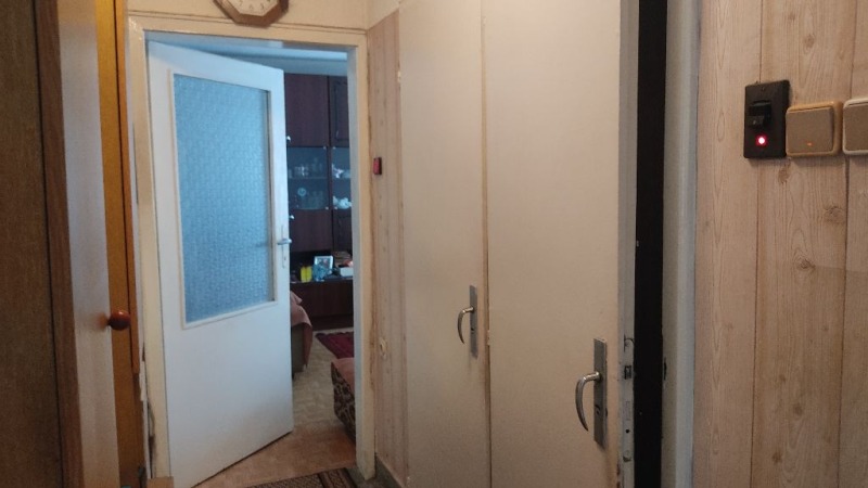 Продаја  1 спаваћа соба Русе , Здравец Изток , 60 м2 | 40612726 - слика [8]