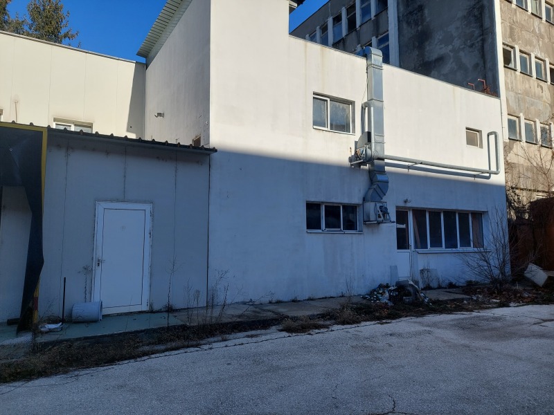 En venta  Edificio industrial Veliko Tarnovo , Promishlena zona - Yug , 1355 metros cuadrados | 95777878 - imagen [4]