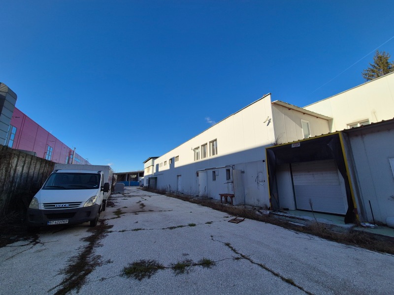 En venta  Edificio industrial Veliko Tarnovo , Promishlena zona - Yug , 1355 metros cuadrados | 95777878 - imagen [9]