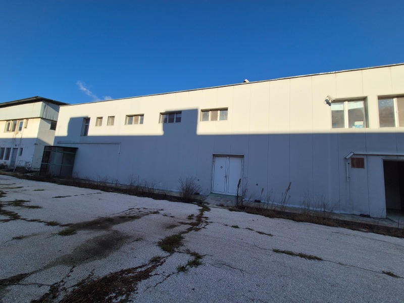 En venta  Edificio industrial Veliko Tarnovo , Promishlena zona - Yug , 1355 metros cuadrados | 95777878 - imagen [5]