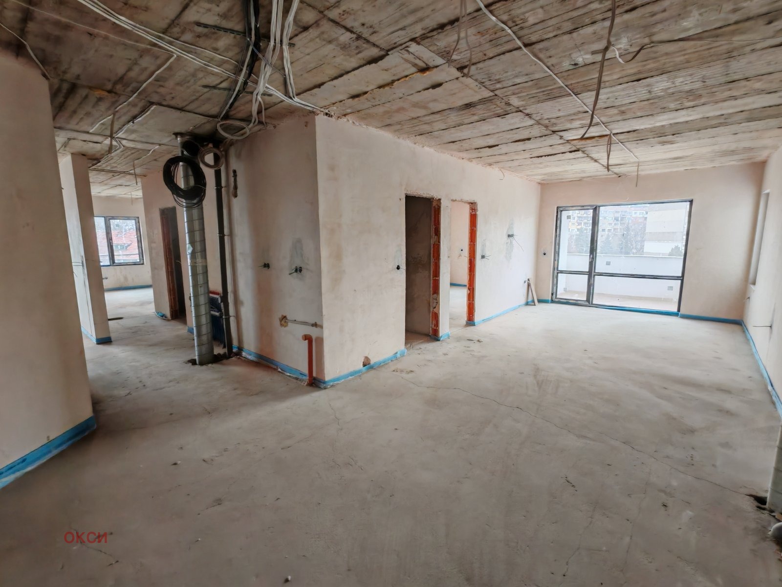 Продава 4-СТАЕН, гр. Перник, Изток