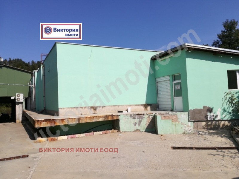 Продава ПРОМ. ПОМЕЩЕНИЕ в област Габрово, с. Гостилица - 2614 кв.м / 451 507 € » 883 070.94 лв., ВИКТОРИЯ ИМОТИ ЕООД