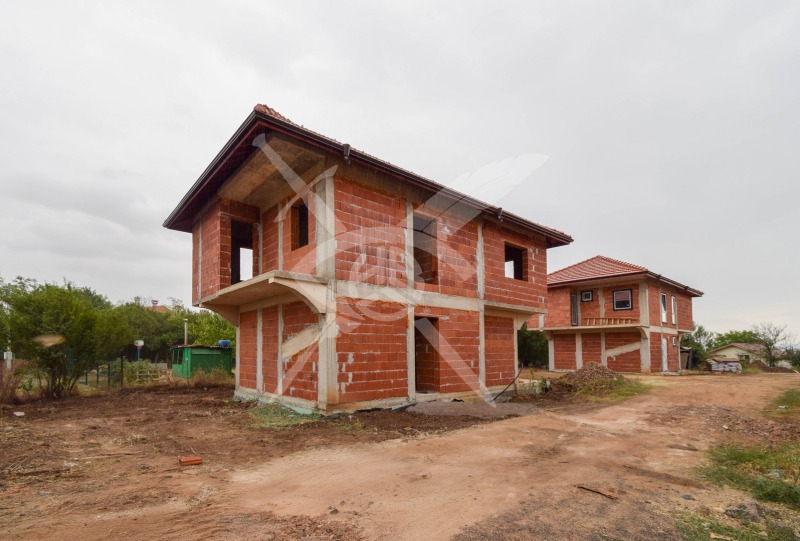 Продава КЪЩА в област София, гр. Костинброд - 165 кв.м / 350 000 € » 684 540.50 лв., ЕКС НВД ООД